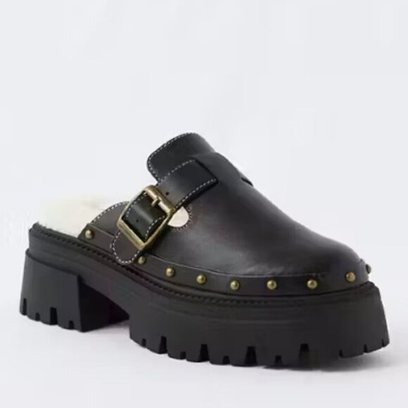 American Eagle Black Sherpa Lined Studded Clogs - Picture 1 of 8